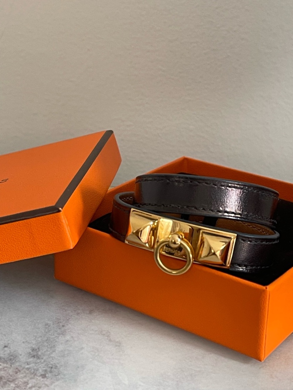 Hermes black and brown Leather Collier de Chien Bracelet with Gold Hardware